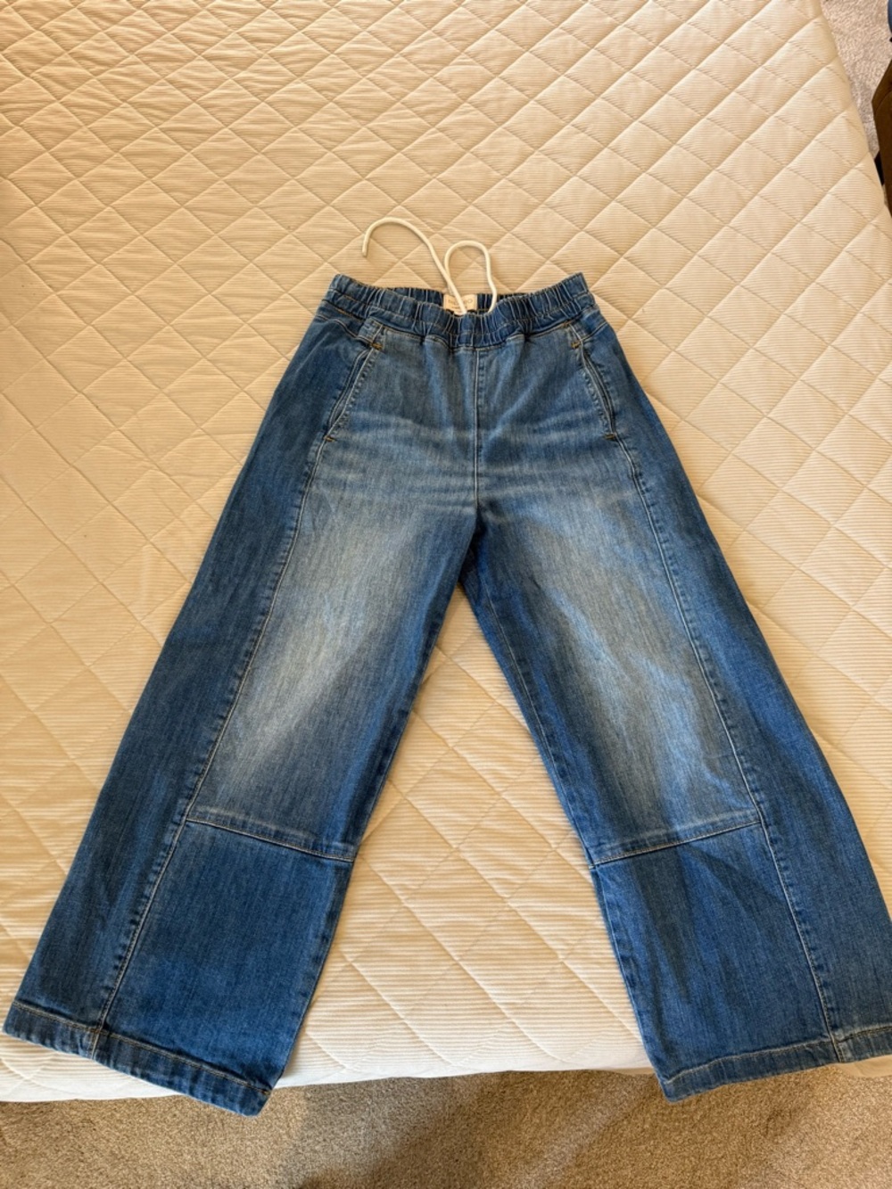 Pilcro Wide-Leg Pull-On Jeans in Medium Blue Wash